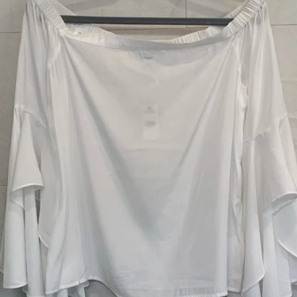 Express NWT Women's White Flowy Top! - Picture 2 of 3